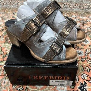 Freebird “Caprice” Metallic Bronze and Gray Buckle Sandals